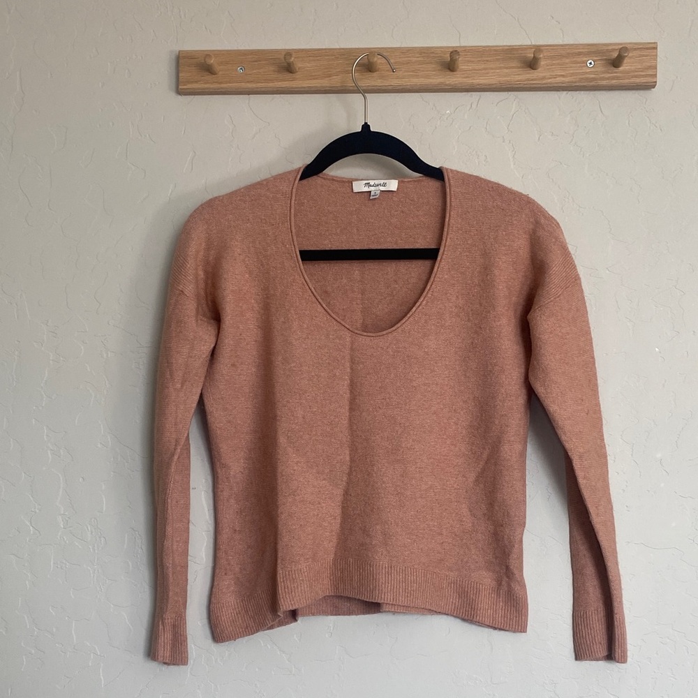 Madewell Wool Blend V-Neck Sweater in Soft Pink